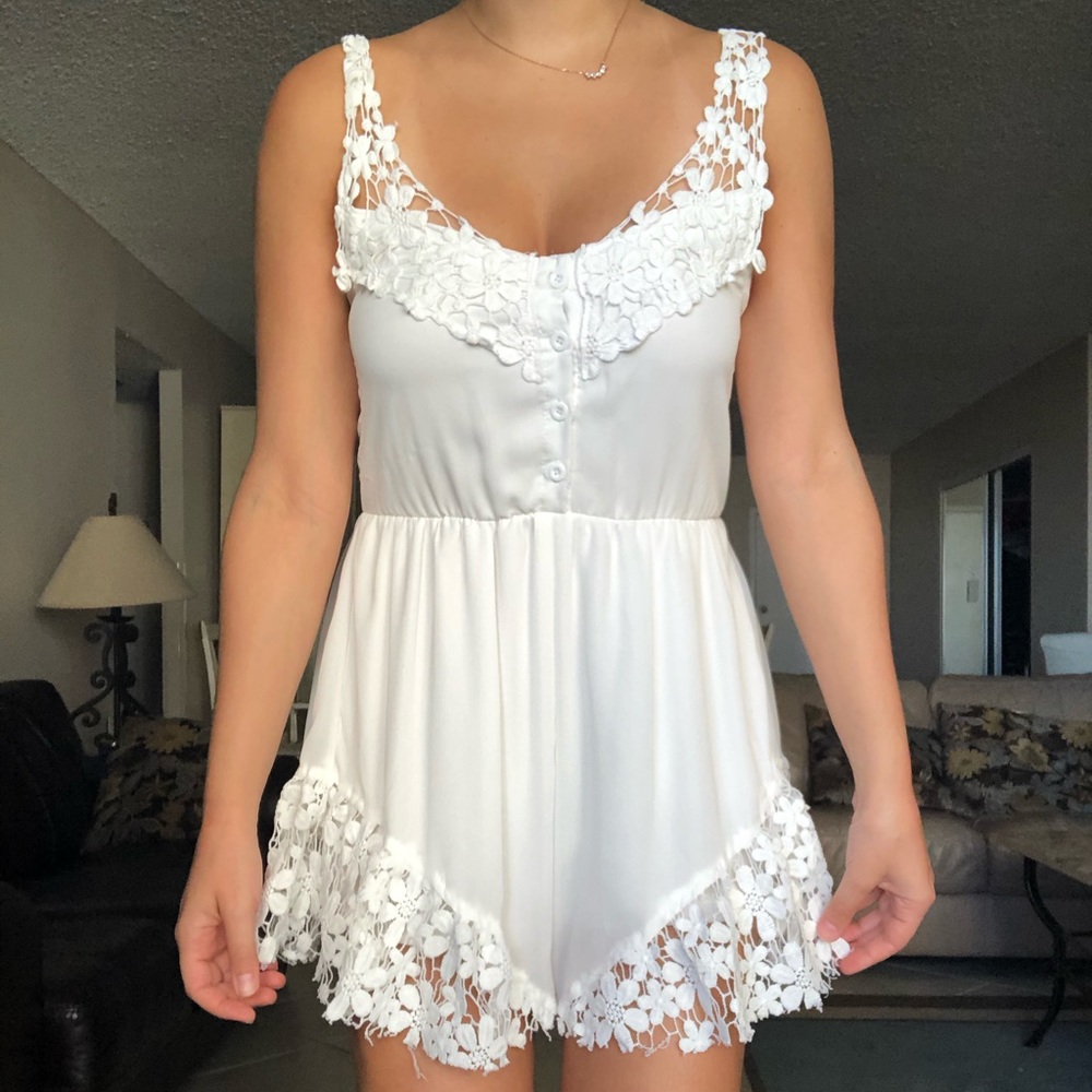 Ivory Romper - Picture 7 of 7